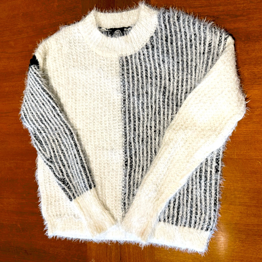 Bobeau b&w sweater